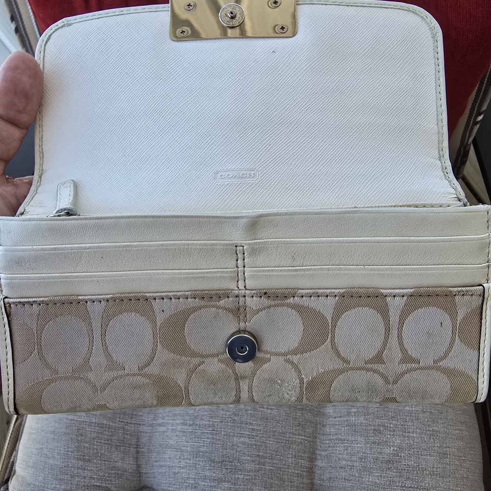 Coach Signature Elegant Beige & Cream Wallet - Picture 9 of 12